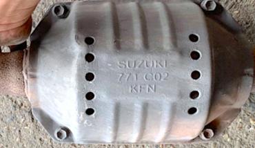 Suzuki-771-C02Catalizzatori